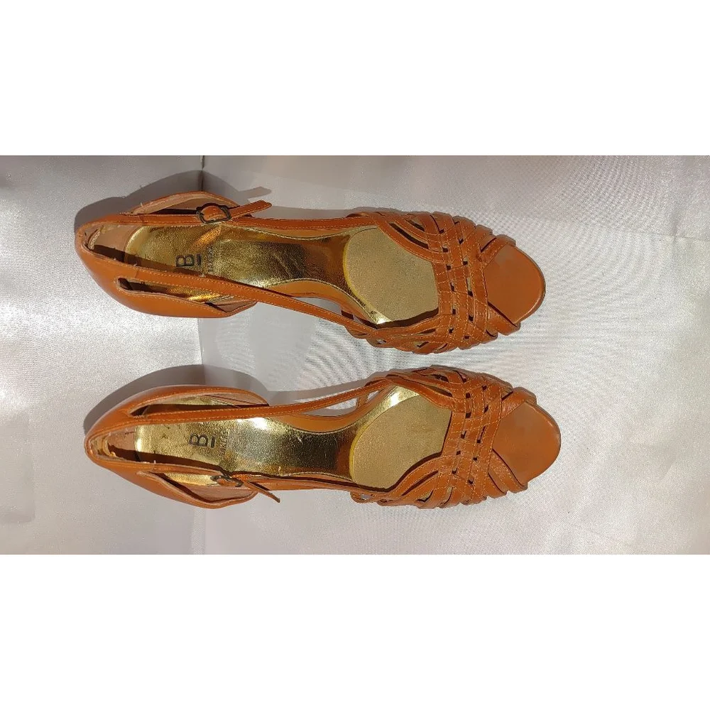 Bakers Melanie Peep Toe Woven Heels Size 9.5